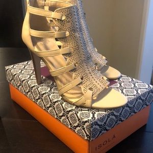 Isola Bel Air - Beige Color size 8.5